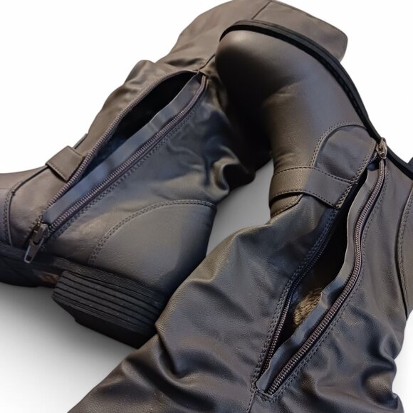 Journee Collection Gray Faux Leather Stormy Rutched Side Riding Boots – Size 8 - Picture 15 of 16